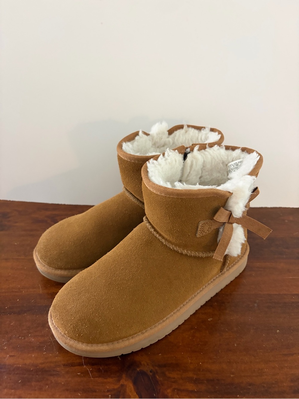Koolaburra by UGG Chestnut Brown Shearling-Lined Kids Ankle Boots